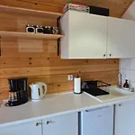 Podbucznik 4 Polica Chalet